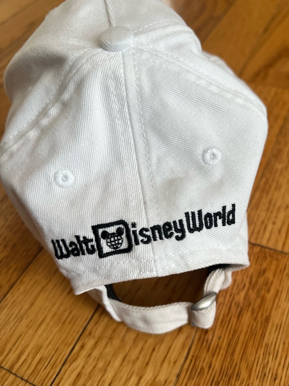 Disney White Baseball Cap with Embroidered Mickey Mouse (Black, Red) Vacation - Picture 2 of 3